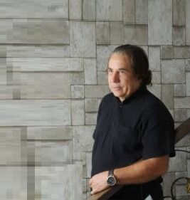 Mustafa Turk yazar fotoğrafı