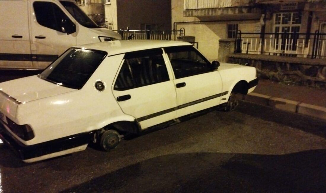 Afyonkarahisar’da bir garip hırsızlık Afyonkarahisar’da park halindeki otomobilin 4 lastiğini birden çalarak aracı takozlar