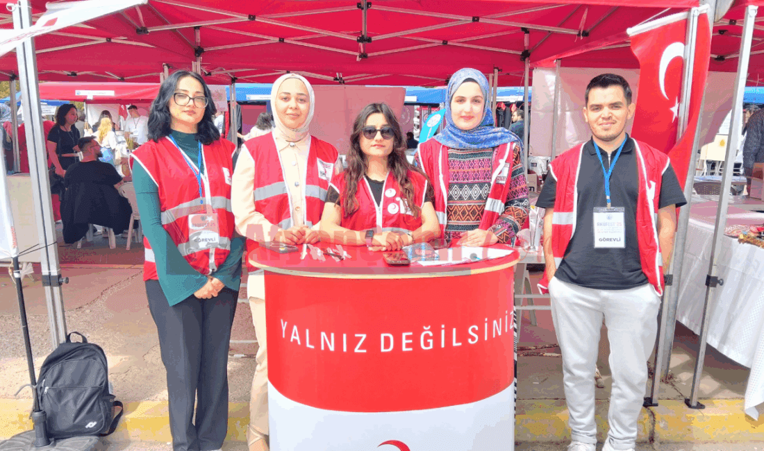 Festival kapsamında Genç Kızılay Topluluğu da standıyla yer aldı. Öğrencilere