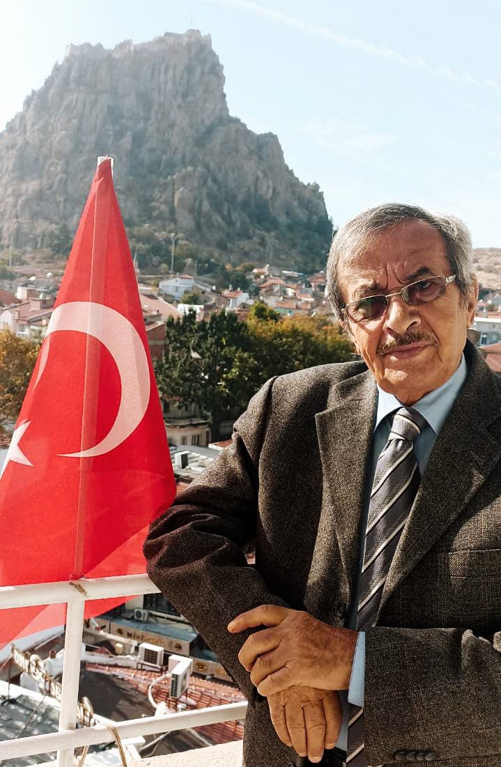 Ahmet DİKYAMAÇ yazar fotoğrafı