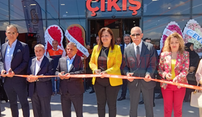 Zırhlı Gross Market’in Afyonkarahisar’da düzenlenen törenle açıldı. Açılışa Afyonkarahisar Belediye